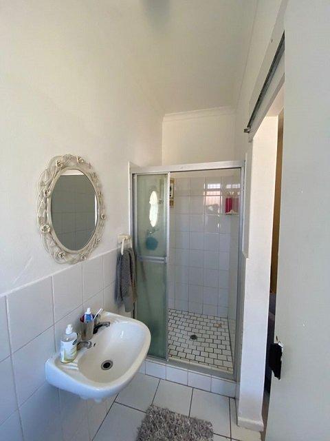 To Let 1 Bedroom Property for Rent in Fish Hoek Western Cape